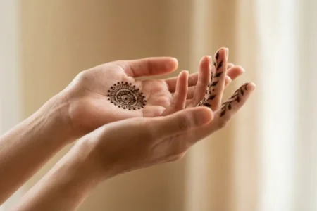 10 Simple Mehndi Designs for Beginners (That Look Professional) 4 10 Simple Mehndi Designs for Beginners (That Look Professional)